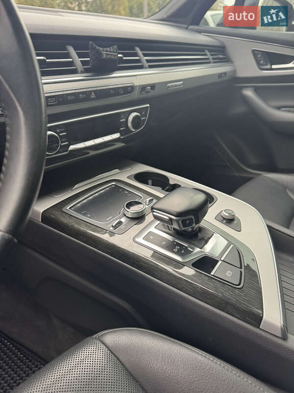 Внедорожник / Кроссовер Audi Q7 2018 в Киеве