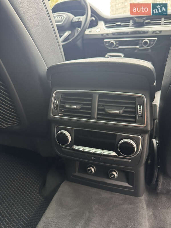 Внедорожник / Кроссовер Audi Q7 2018 в Киеве