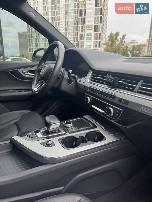 Внедорожник / Кроссовер Audi Q7 2018 в Киеве