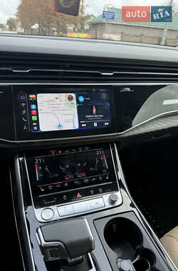 Позашляховик / Кросовер Audi Q7 2020 в 