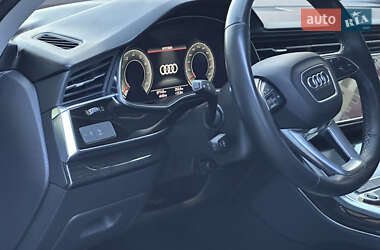 Внедорожник / Кроссовер Audi Q7 2021 в 