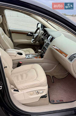 Внедорожник / Кроссовер Audi Q7 2015 в 