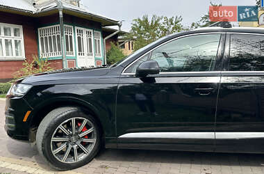 Внедорожник / Кроссовер Audi Q7 2017 в 