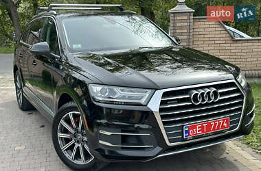 Внедорожник / Кроссовер Audi Q7 2017 в 
