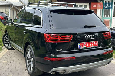 Внедорожник / Кроссовер Audi Q7 2017 в 