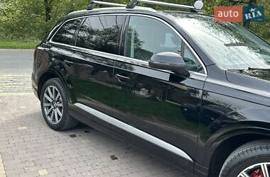 Внедорожник / Кроссовер Audi Q7 2017 в 