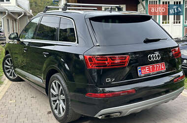 Внедорожник / Кроссовер Audi Q7 2017 в 