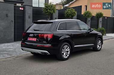 Внедорожник / Кроссовер Audi Q7 2018 в 