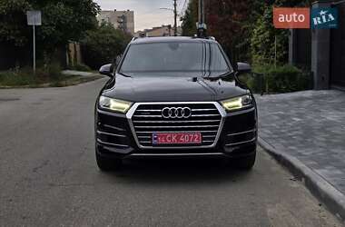 Внедорожник / Кроссовер Audi Q7 2018 в 