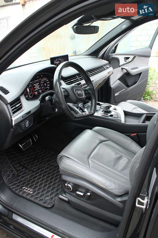 Позашляховик / Кросовер Audi Q7 2017 в Києві