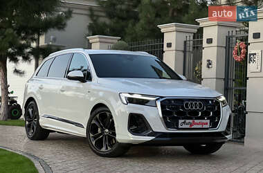 Позашляховик / Кросовер Audi Q7 2025 в 