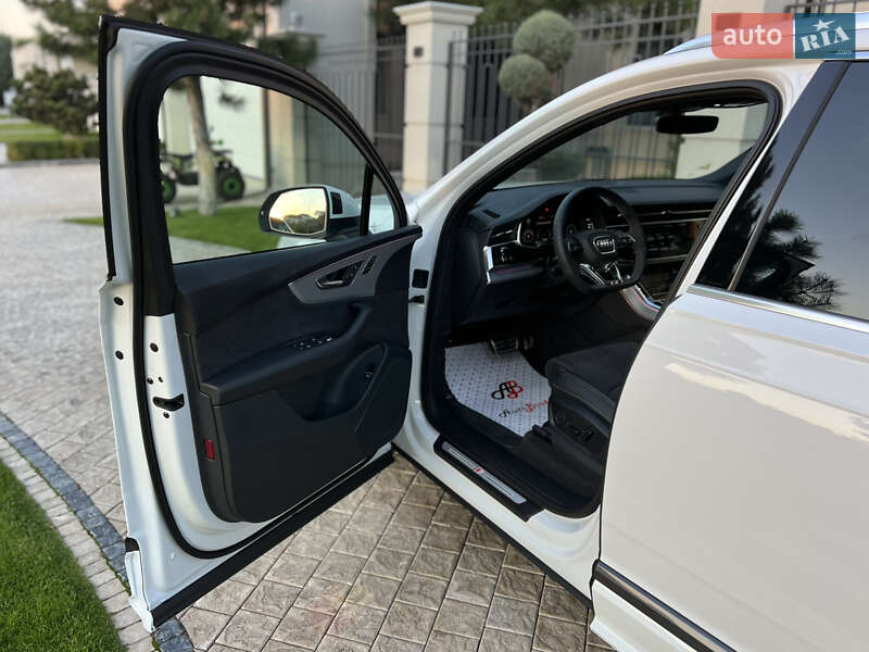 Внедорожник / Кроссовер Audi Q7 2025 в Одессе