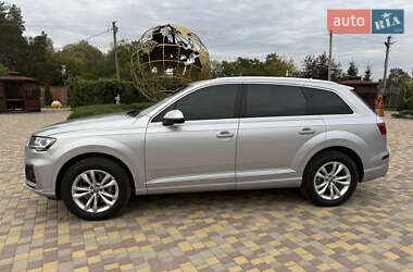 Внедорожник / Кроссовер Audi Q7 2017 в 