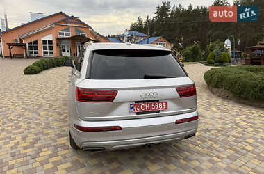 Внедорожник / Кроссовер Audi Q7 2017 в 