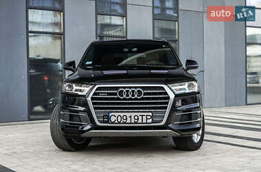Позашляховик / Кросовер Audi Q7 2017 в 