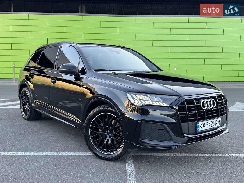 Внедорожник / Кроссовер Audi Q7 2020 в Киеве