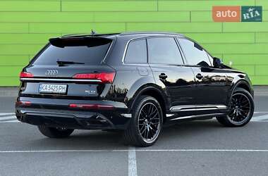 Позашляховик / Кросовер Audi Q7 2020 в 