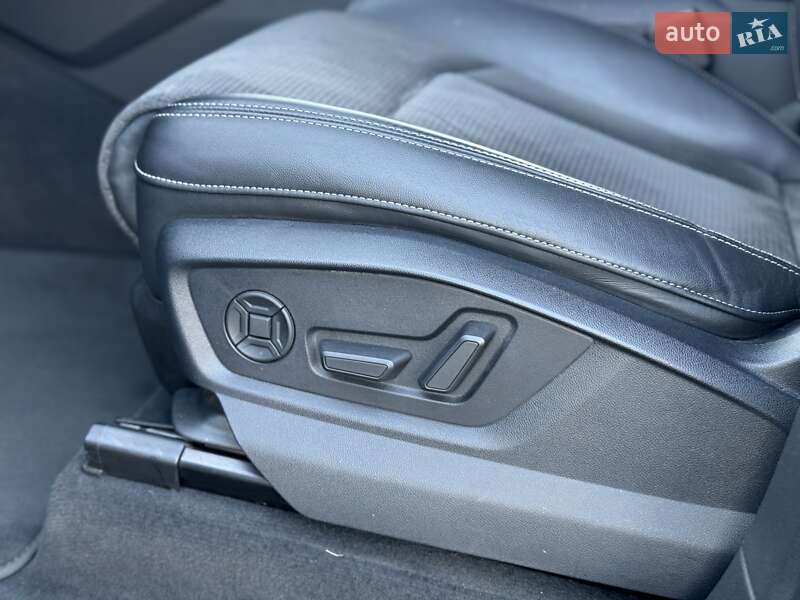 Внедорожник / Кроссовер Audi Q7 2020 в Киеве