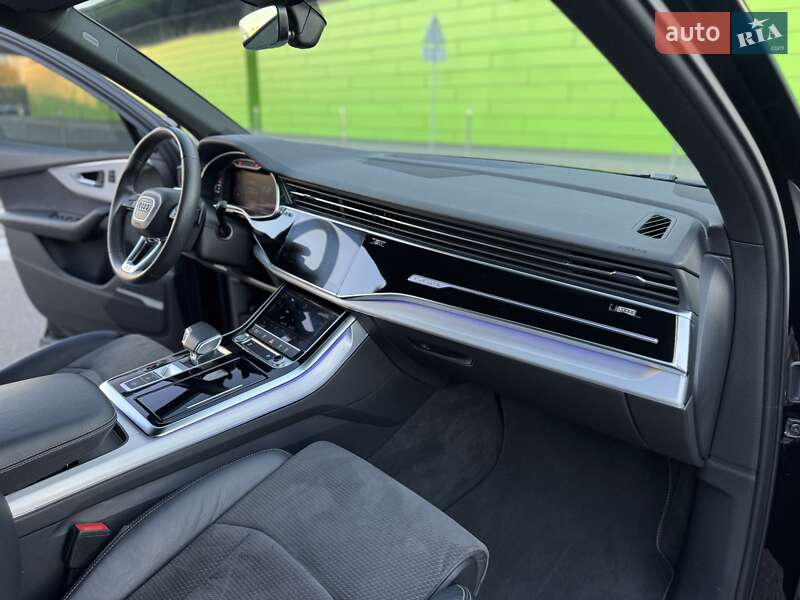 Внедорожник / Кроссовер Audi Q7 2020 в Киеве