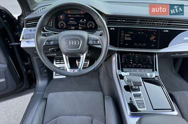 Позашляховик / Кросовер Audi Q7 2020 в 