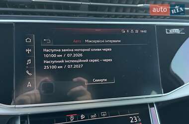 Позашляховик / Кросовер Audi Q7 2020 в 