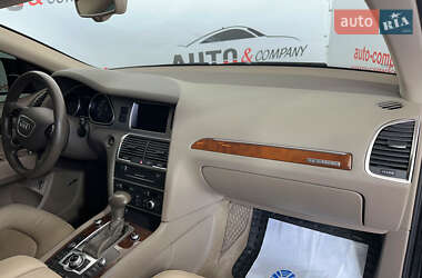 Позашляховик / Кросовер Audi Q7 2012 в 