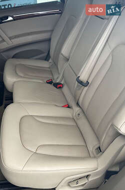 Позашляховик / Кросовер Audi Q7 2012 в 