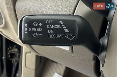Позашляховик / Кросовер Audi Q7 2012 в 