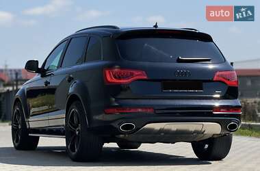 Позашляховик / Кросовер Audi Q7 2015 в 