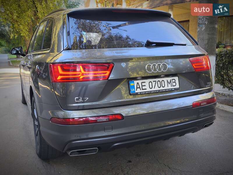 Внедорожник / Кроссовер Audi Q7 2016 в Днепре