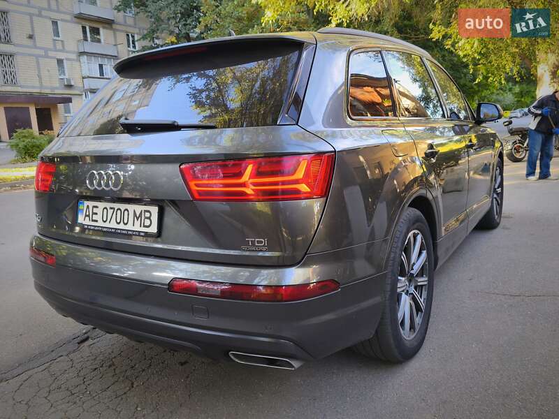 Внедорожник / Кроссовер Audi Q7 2016 в Днепре