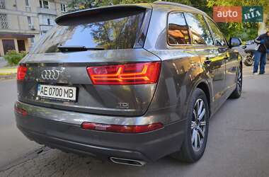 Внедорожник / Кроссовер Audi Q7 2016 в 