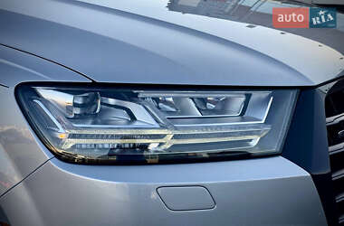 Позашляховик / Кросовер Audi Q7 2017 в 