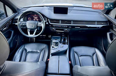 Позашляховик / Кросовер Audi Q7 2017 в 