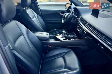 Позашляховик / Кросовер Audi Q7 2017 в 
