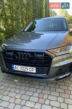 Внедорожник / Кроссовер Audi Q7 2020 в 