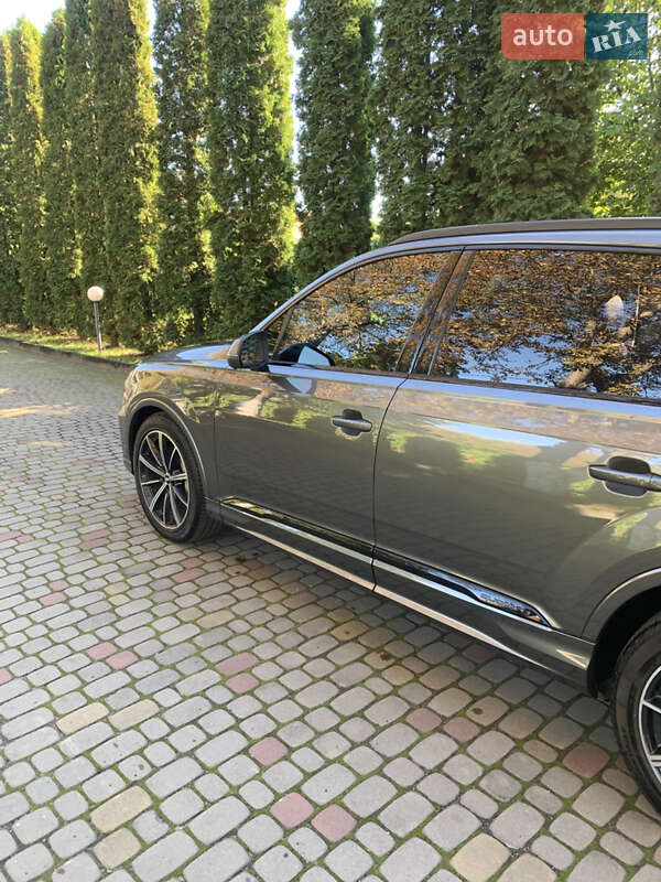 Внедорожник / Кроссовер Audi Q7 2020 в Луцке