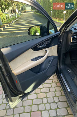 Внедорожник / Кроссовер Audi Q7 2020 в 