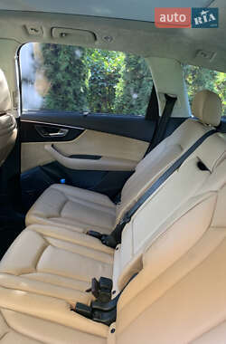 Внедорожник / Кроссовер Audi Q7 2020 в 