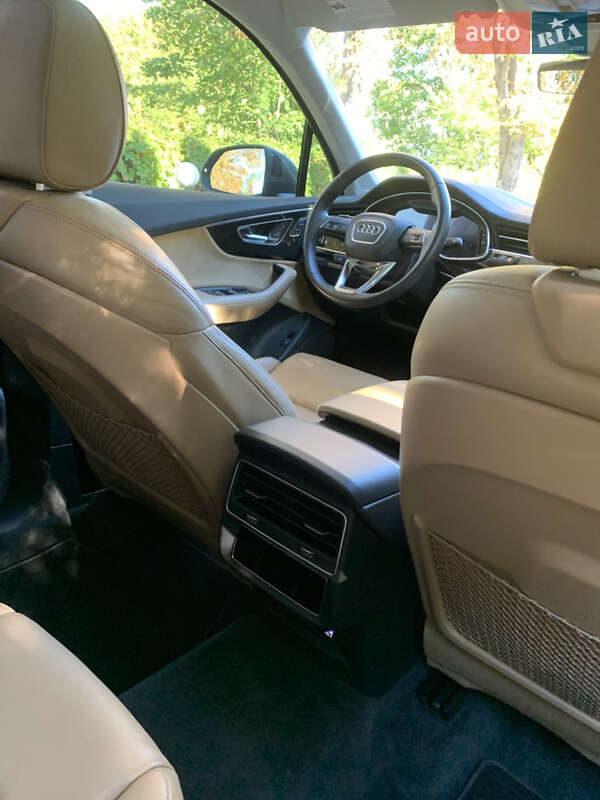 Внедорожник / Кроссовер Audi Q7 2020 в Луцке