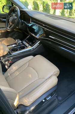 Внедорожник / Кроссовер Audi Q7 2020 в 