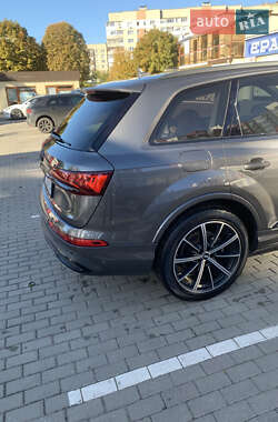 Внедорожник / Кроссовер Audi Q7 2020 в 
