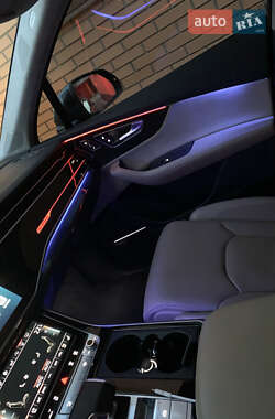 Внедорожник / Кроссовер Audi Q7 2020 в 