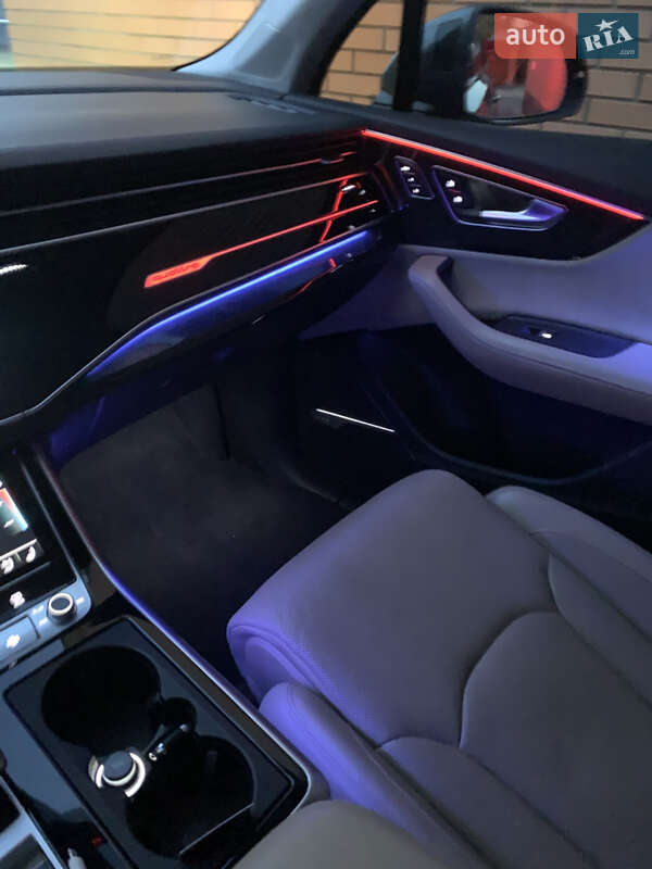 Внедорожник / Кроссовер Audi Q7 2020 в Луцке