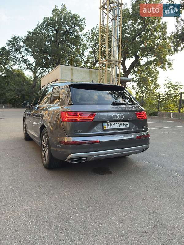 Внедорожник / Кроссовер Audi Q7 2018 в Киеве