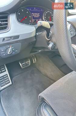 Позашляховик / Кросовер Audi Q7 2018 в 