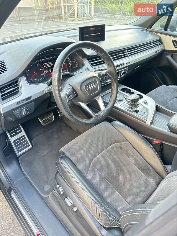 Внедорожник / Кроссовер Audi Q7 2018 в Киеве