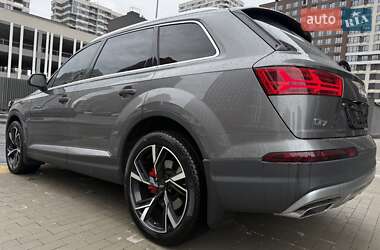 Внедорожник / Кроссовер Audi Q7 2016 в Киеве