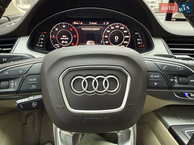 Позашляховик / Кросовер Audi Q7 2016 в Києві