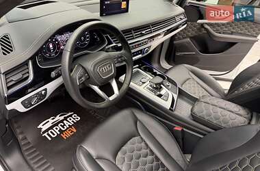 Позашляховик / Кросовер Audi Q7 2018 в 